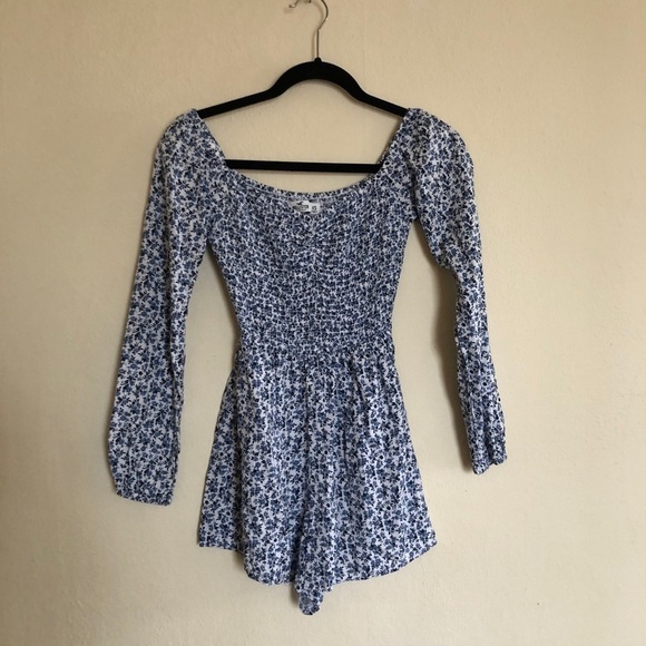 NWOT Hollister Blue and White Floral Romper - Picture 1 of 3
